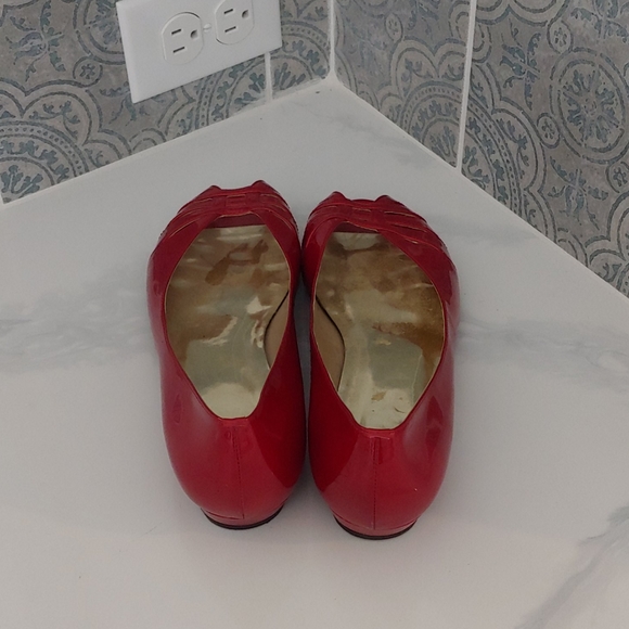 Red flats - Picture 3 of 4